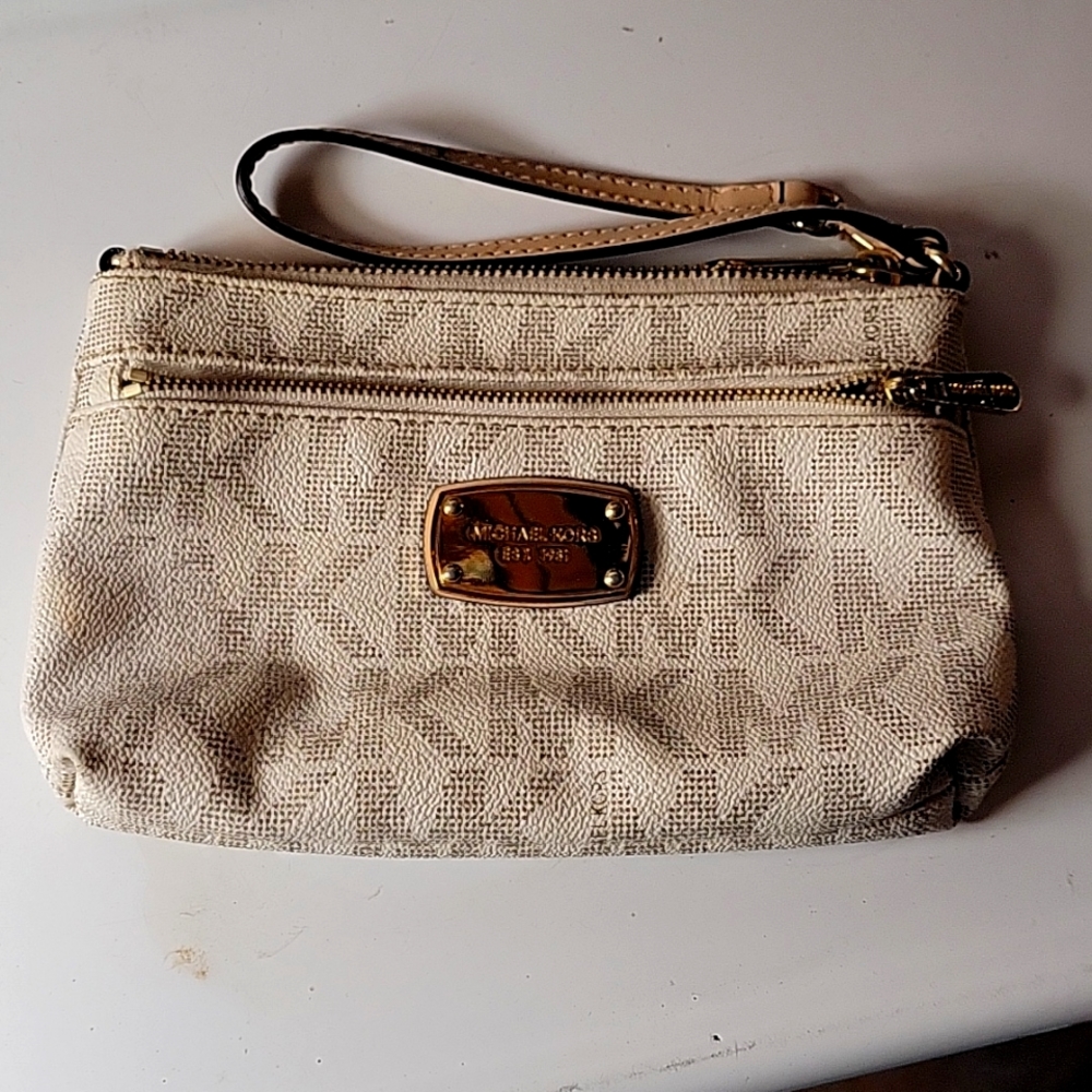 Michael kors white clutch